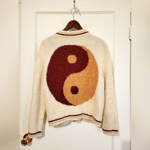🎉MOVING SALE- EVERYTHING MUST GO BY 8/29!🎉 Yin Yang Statement Zipup Sweater